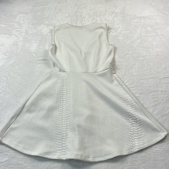 French Connection pleated front zip up bust fit and flare dress, size 8 - Picture 2 of 7